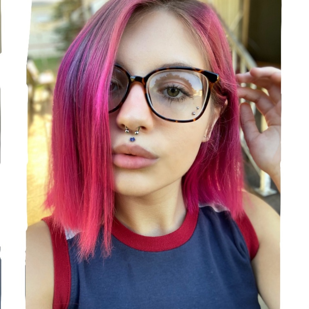 Meet your Posher, Teya